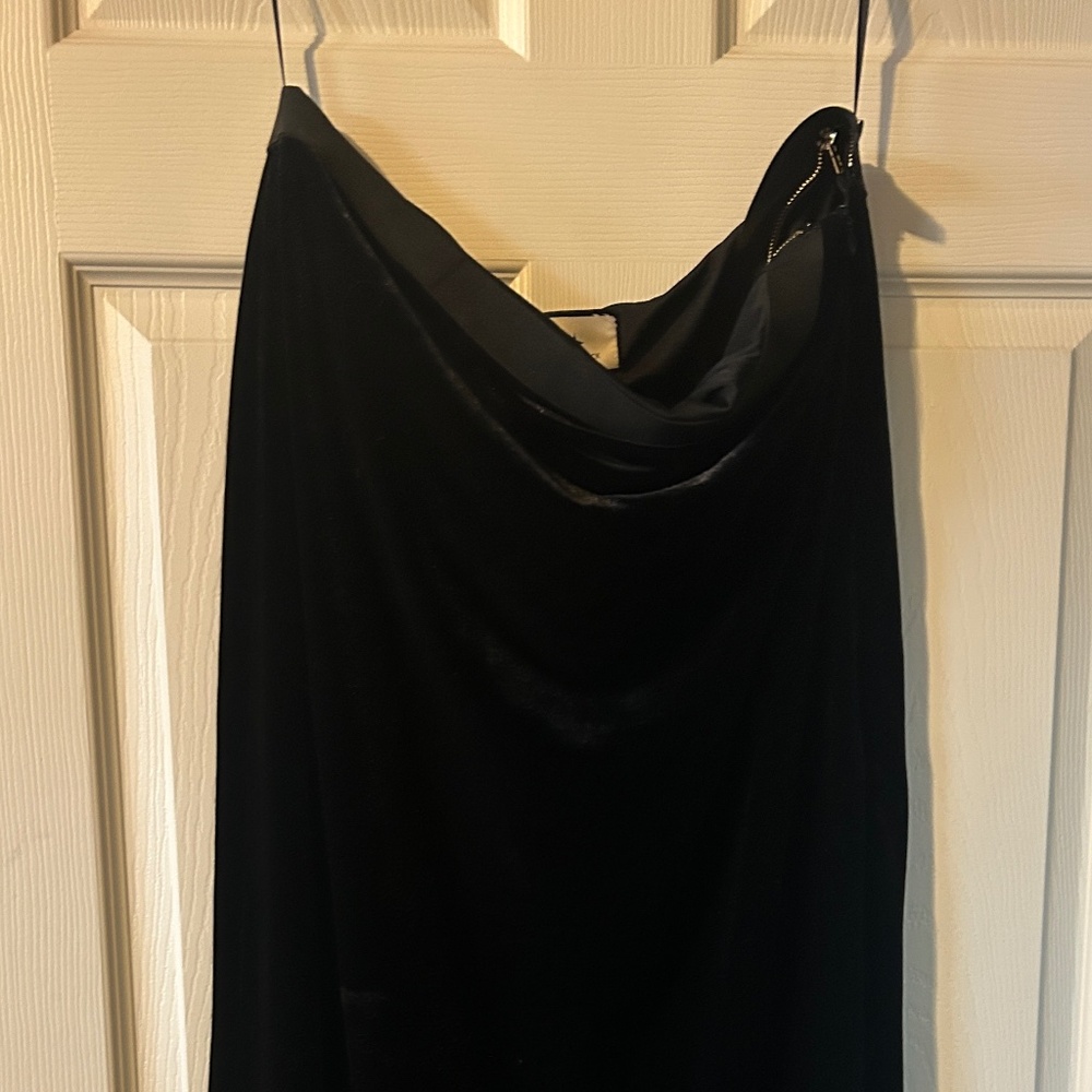 Tuckernuck, Large, Black Velvet - Picture 4 of 5